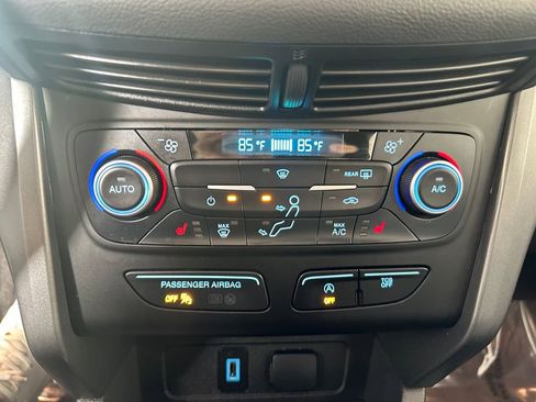 Used 2018 Ford Escape SE image 29