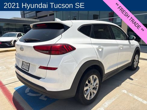 Used 2021 Hyundai Tucson SE FWD image 2