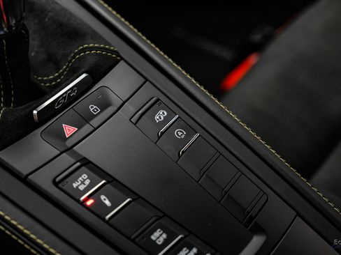 Used 2021 Porsche 718 Cayman GT4 RWD image 64