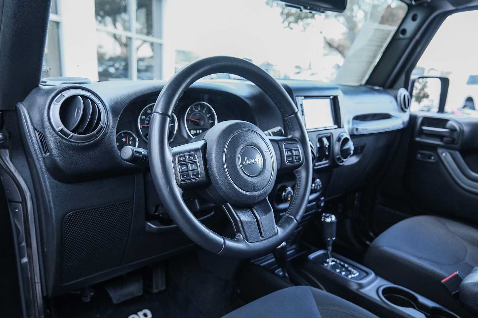 Used 2018 Jeep Wrangler Unlimited Sport S AWD/4WD image 22