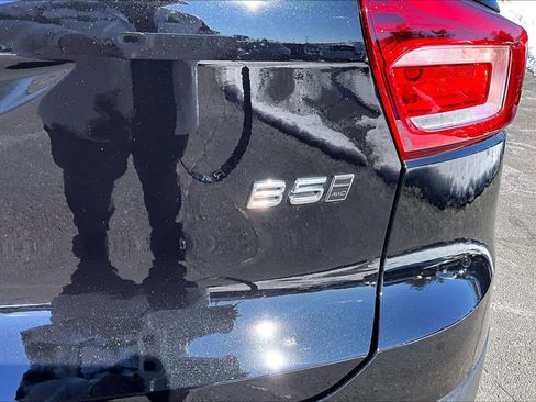 Used 2023 Volvo XC40 B5 Plus w/ Driver Assist Package image 10