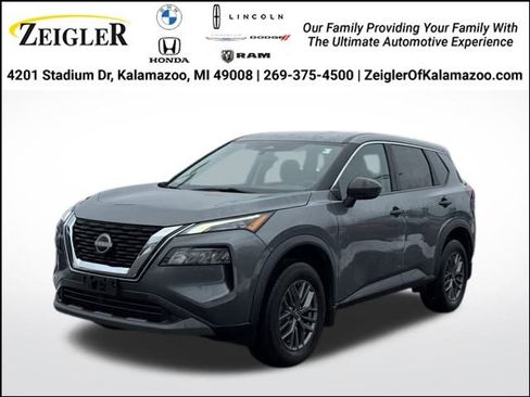 Used 2023 Nissan Rogue S image 1