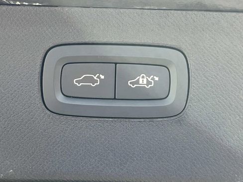 Used 2024 Volvo XC90 B6 Plus w/ Protection Package image 13