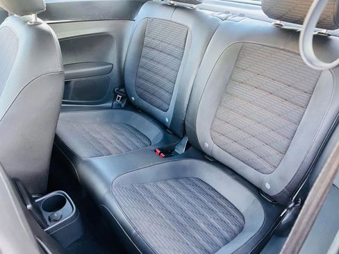 Used 2013 Volkswagen Beetle Turbo image 24