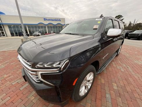 Used 2023 Chevrolet Suburban Premier image 7