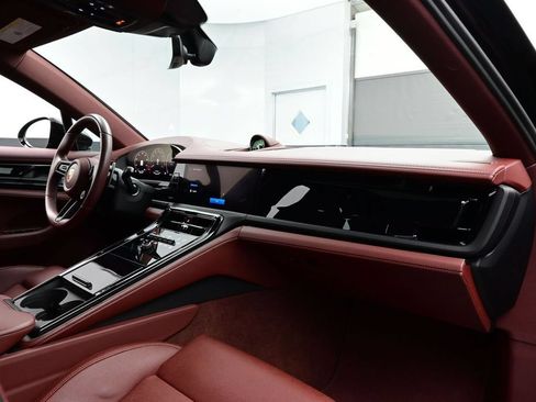 Certified 2025 Porsche Panamera 4 AWD/4WD image 19