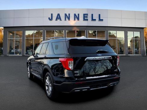 Used 2023 Ford Explorer XLT w/ Equipment Group 202A image 7