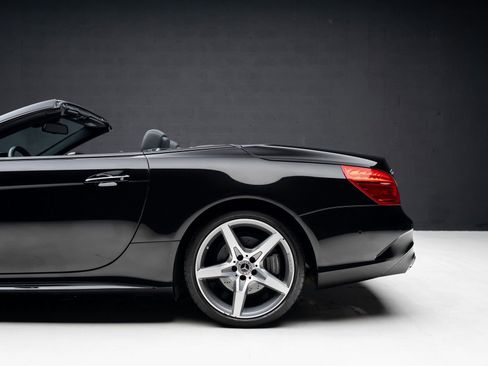 Used 2019 Mercedes-Benz SL 550 image 23