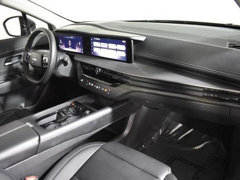 Certified 2025 Nissan Murano SV AWD/4WD image 35
