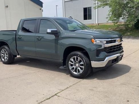 Used 2026 Chevrolet Silverado 1500 LT AWD/4WD image 2
