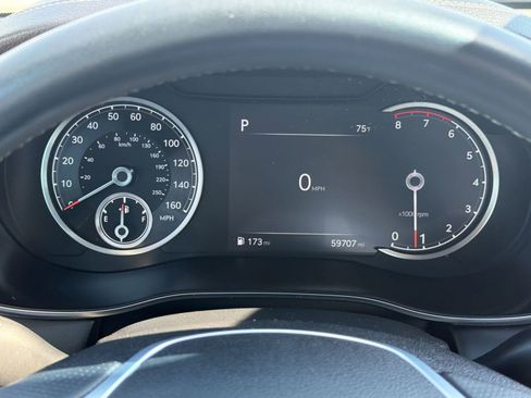 Used 2022 Genesis G70 2.0T RWD image 19