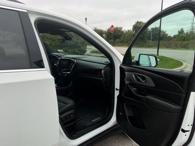 Used 2023 Chevrolet Traverse LT w/ LT Premium Package FWD image 17