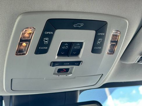 Certified 2023 Toyota Sienna XLE w/ XLE Plus Package FWD image 19
