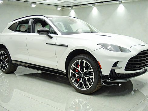 Used 2023 Aston Martin DBX 707 AWD/4WD image 14