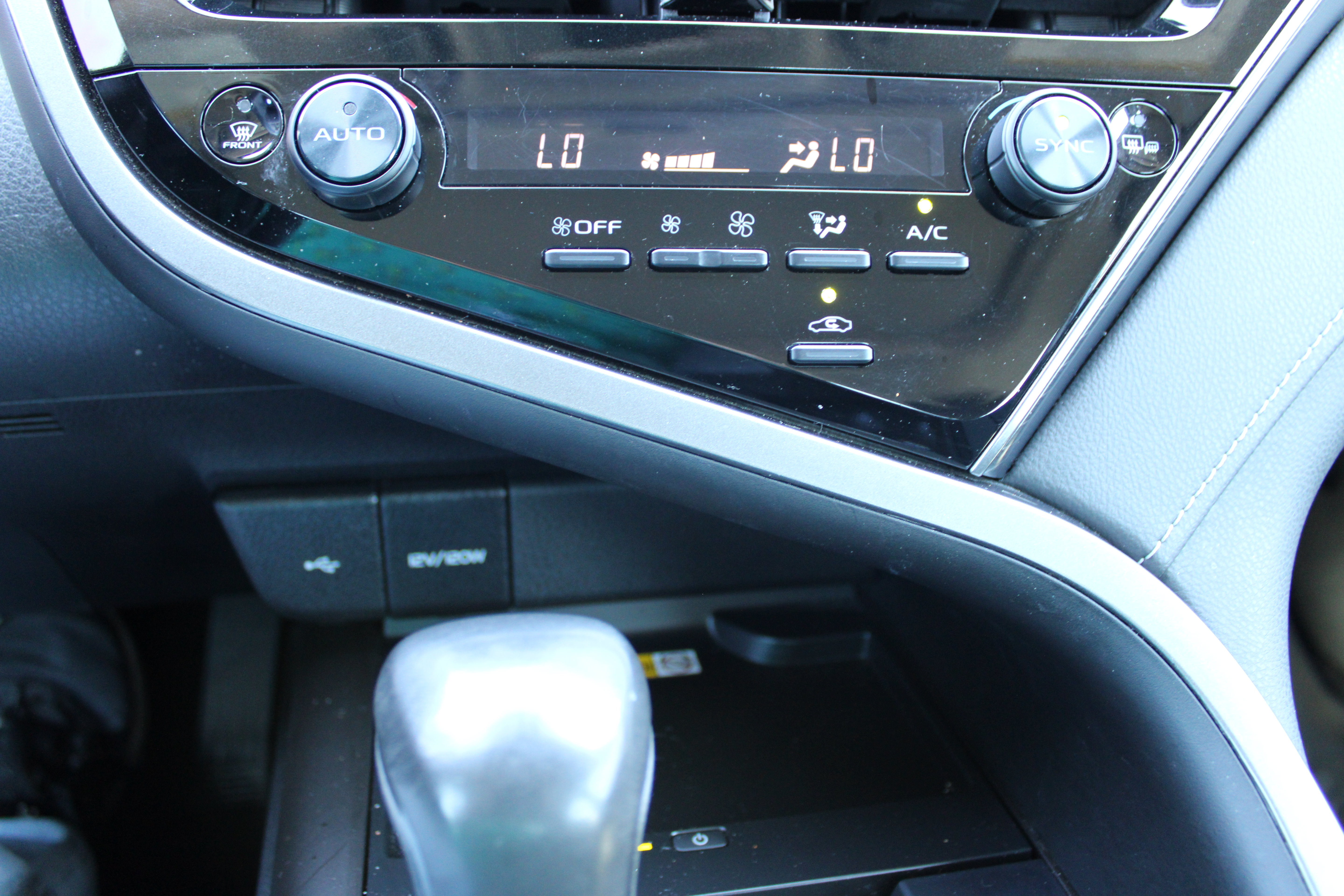 Used 2022 Toyota Camry SE w/ Audio Upgrade Package FWD image 21