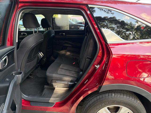 Used 2022 Kia Sorento LX FWD image 16