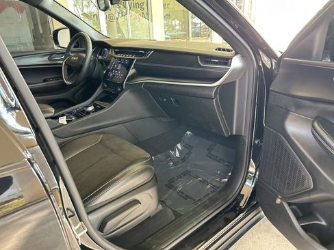 Used 2023 Jeep Grand Cherokee L Altitude image 22