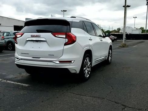 Used 2023 GMC Terrain Denali w/ Denali Premium Package AWD/4WD image 8