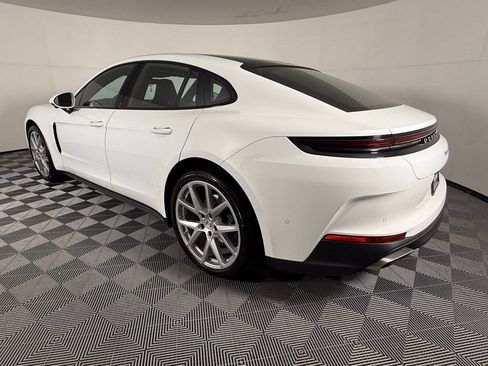 Certified 2025 Porsche Panamera image 4