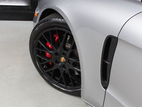 Used 2022 Porsche Panamera GTS AWD/4WD image 22