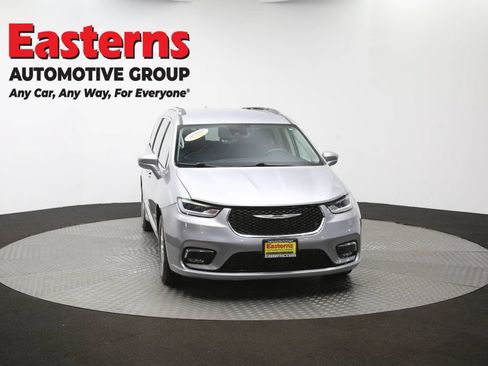 Used 2021 Chrysler Pacifica Touring-L FWD image 54