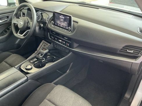 Used 2024 Nissan Rogue SV AWD/4WD image 19