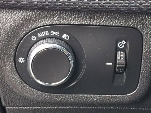 Certified 2017 Chevrolet Cruze LT w/ Convenience Package FWD image 25