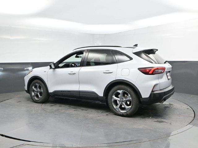 Used 2025 Ford Escape ST-Line FWD image 8