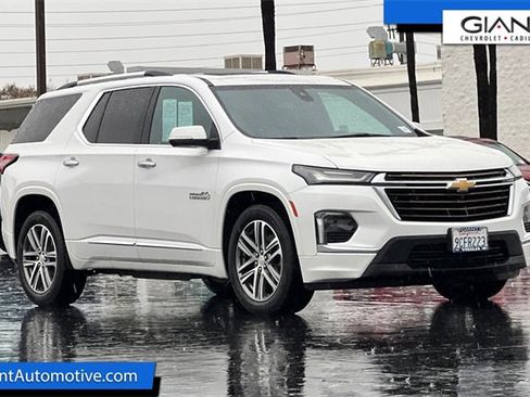 Used 2022 Chevrolet Traverse High Country image 1