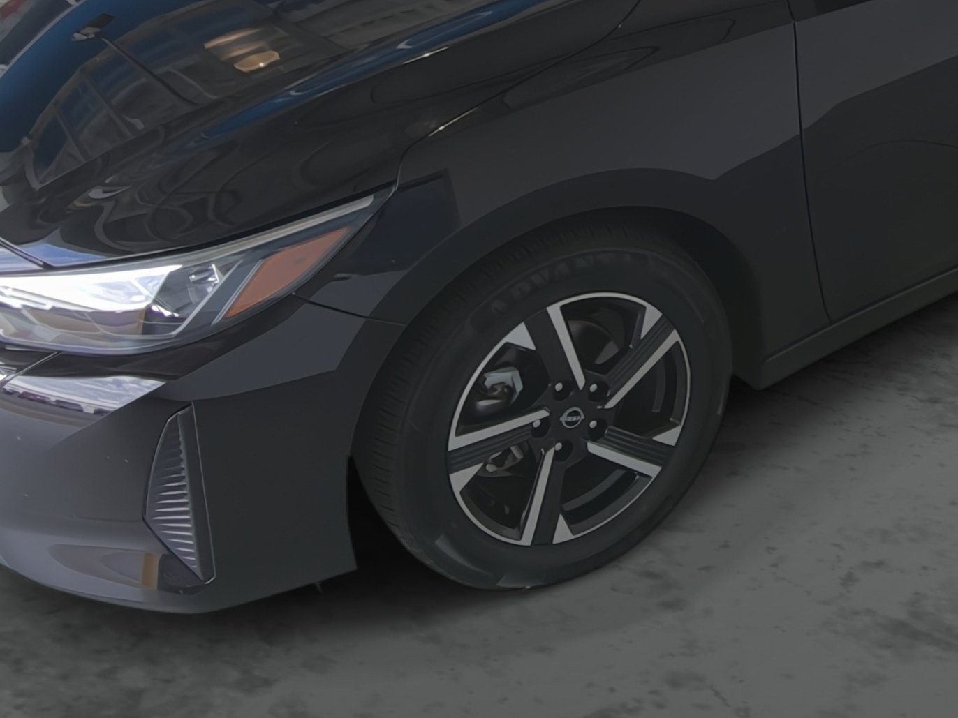 Used 2025 Nissan Sentra SV FWD image 7