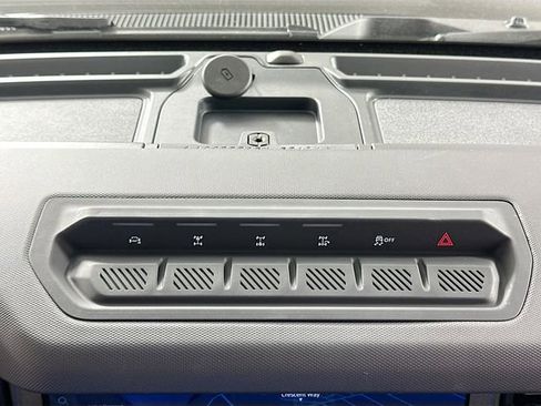 Used 2025 Ford Bronco Badlands image 21