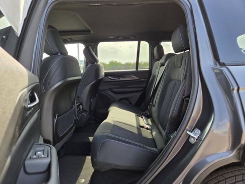 New 2026 Jeep Grand Cherokee Laredo X image 15