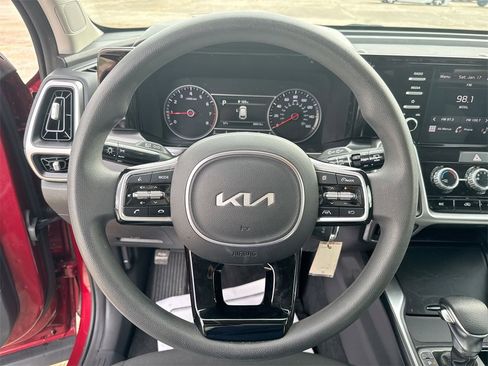Used 2023 Kia Sorento LX image 16