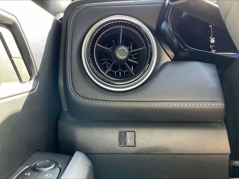 Used 2023 Chevrolet Colorado LT w/ LT Convenience Package RWD image 32