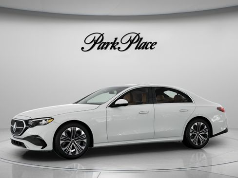 New 2026 Mercedes-Benz E 350 4MATIC Sedan image 3
