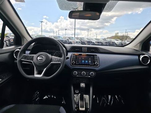 Used 2025 Nissan Versa SV FWD image 5