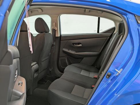 Used 2023 Nissan Sentra SV image 9