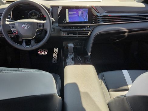 Certified 2025 Toyota Camry SE w/ Convenience Package image 11