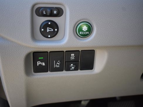 Used 2018 Honda Pilot Touring image 28