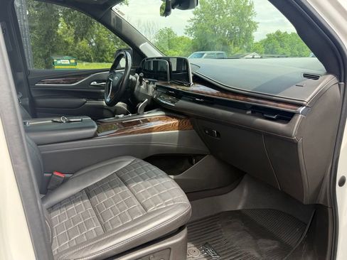 Used 2021 Cadillac Escalade Sport Platinum AWD/4WD image 35