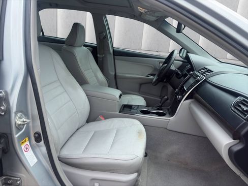 Used 2016 Toyota Camry XLE FWD image 11