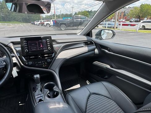 Used 2024 Toyota Camry SE AWD/4WD image 18