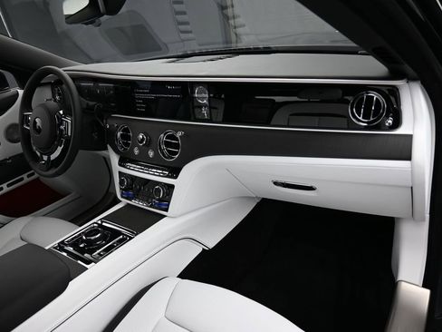 New 2026 Rolls-Royce Ghost AWD/4WD image 32