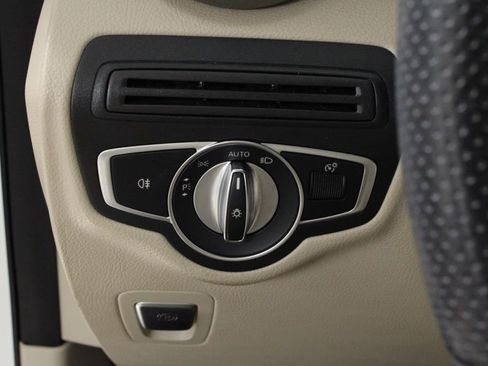 Certified 2019 Mercedes-Benz GLC 300 GLC 300 image 17