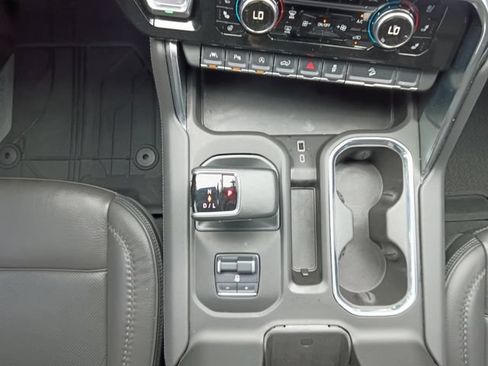 Used 2025 GMC Sierra 1500 Denali AWD/4WD image 3