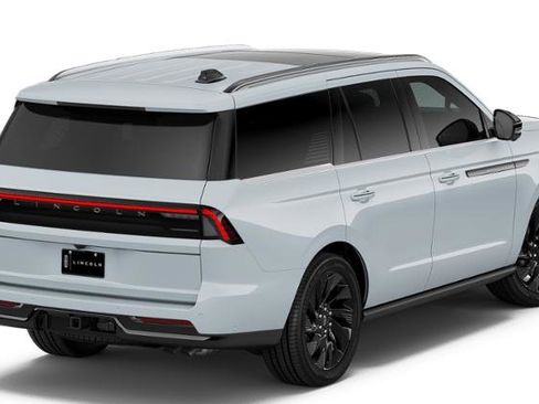 New 2026 Lincoln Navigator Black Label AWD/4WD image 3
