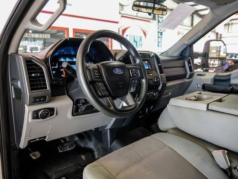 Used 2018 Ford F550 2WD Regular Cab Super Duty image 13