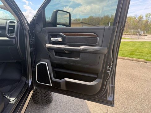 Used 2024 RAM 2500 Laramie AWD/4WD image 21