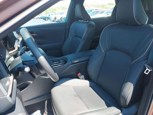 Used 2025 Toyota Crown Signia image 17