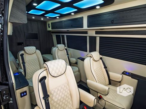 Used 2025 Mercedes-Benz Sprinter 3500 image 4